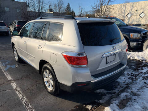 2011 Toyota Highlander SE