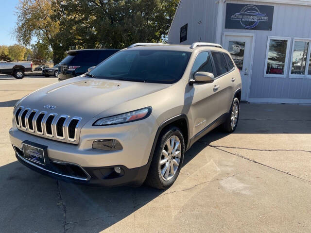 2014 Jeep Cherokee for sale at Auto Connection in Waterloo, IA