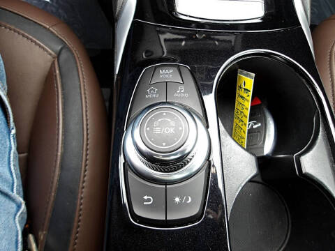 2018 Infiniti QX30 Essential