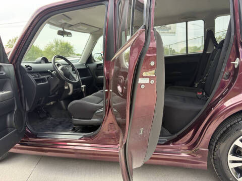 2005 Scion xB
