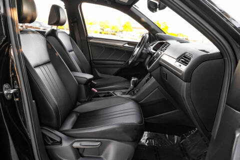 2022 Volkswagen Tiguan SE R-Line Black