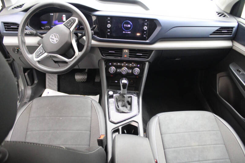 Used 2024 Volkswagen Taos SE with VIN 3VVSX7B22RM016207 for sale in Natchez, MS