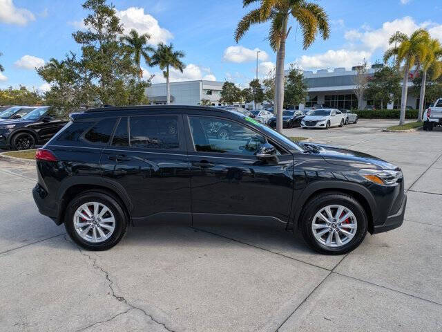 2024 Toyota Corolla Cross LE