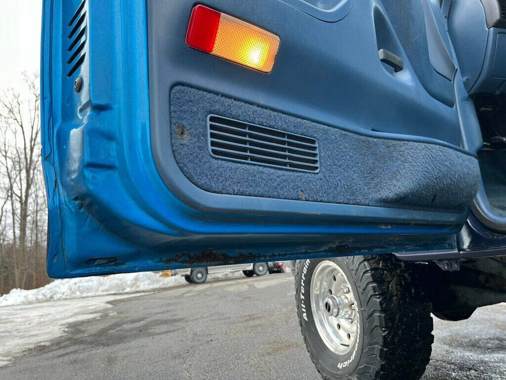 1995 Ford F-150 30