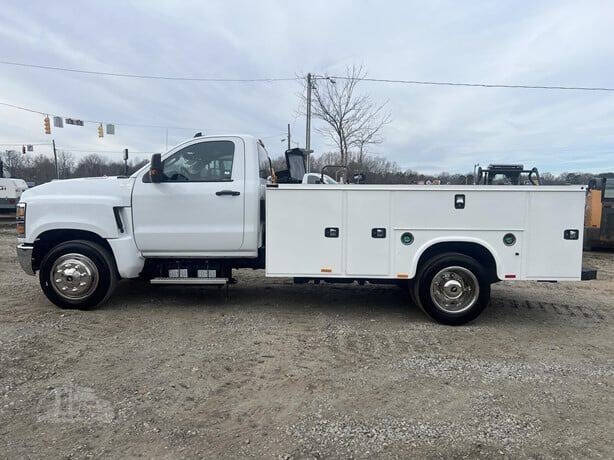 2020 Chevrolet Silverado 4500 Medium Duty Chassis Cab Work Truck's photo