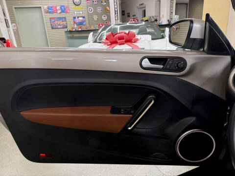 2015 Volkswagen Beetle Convertible 1.8T Classic PZEV