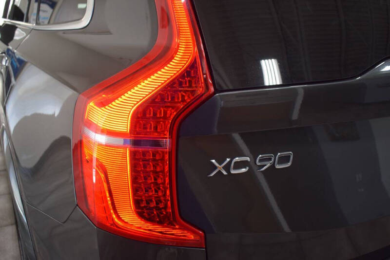 2018 Volvo XC90 T5 Momentum 7-Passenger
