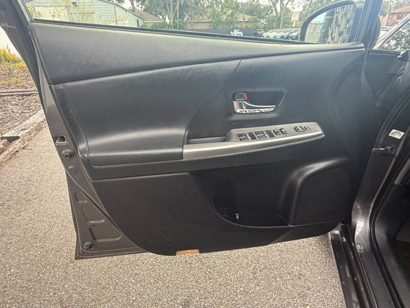 2015 Toyota Prius v Four