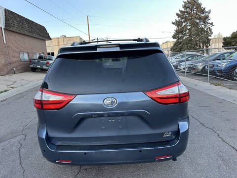 2016 Toyota Sienna XLE Premium 7-Passenger