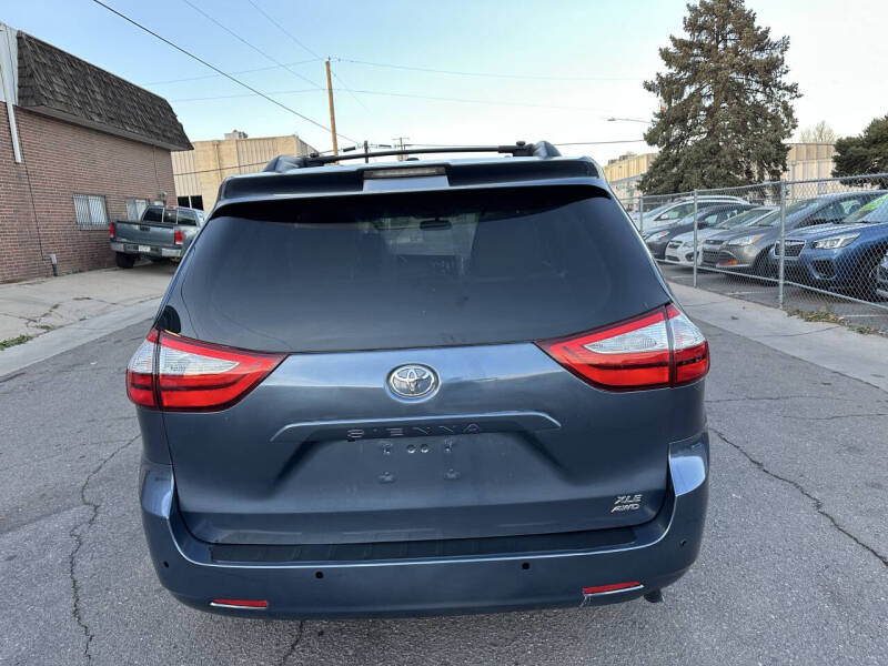 2016 Toyota Sienna XLE Premium 7-Passenger