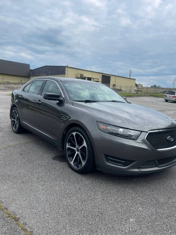 2016 Ford Taurus SHO photo 15