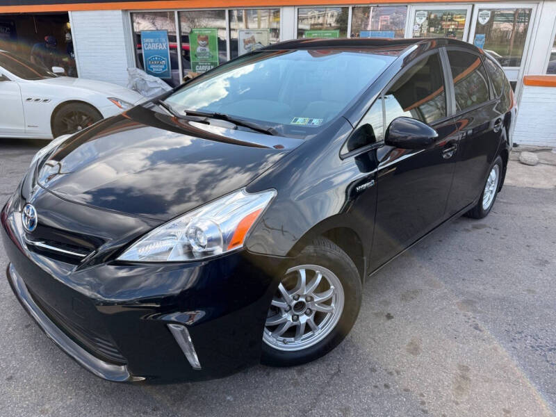 2012 Toyota Prius v Five