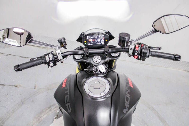 2021 Ducati Monster