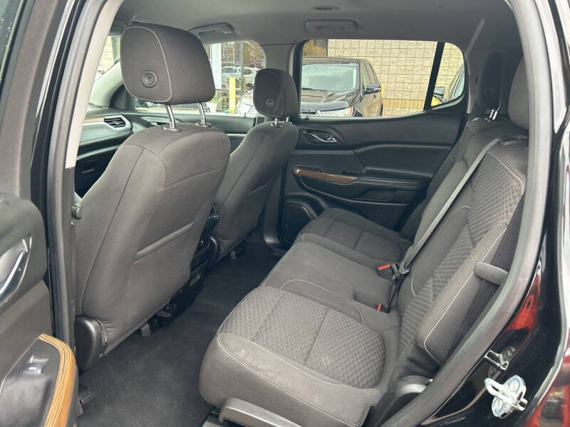 2017 GMC Acadia SLE-2