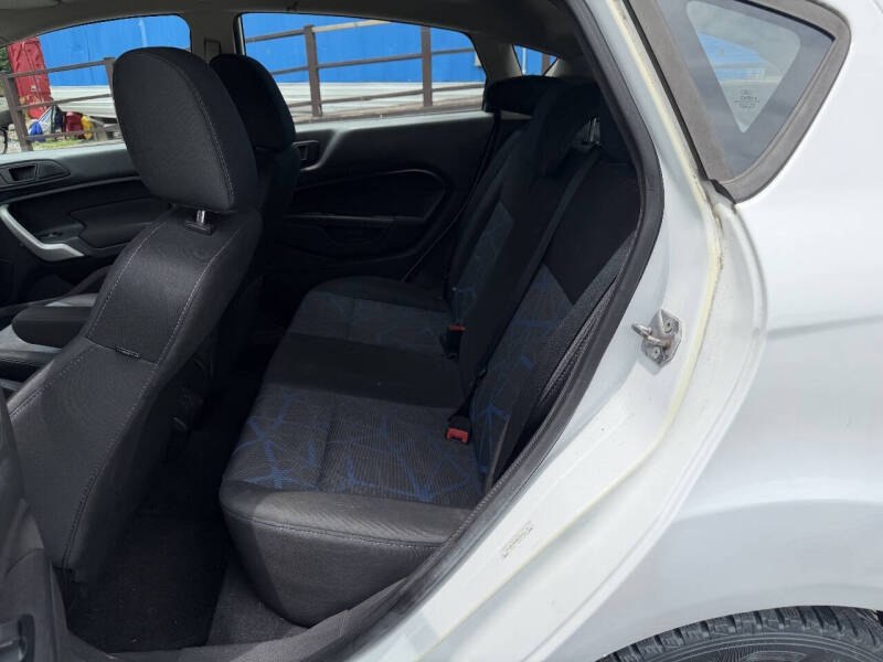 2012 Ford Fiesta SE