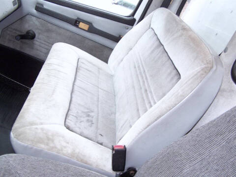 2002 Freightliner FL70