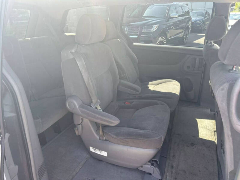2004 Toyota Sienna