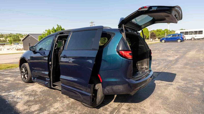 2022 Chrysler Pacifica Touring L
