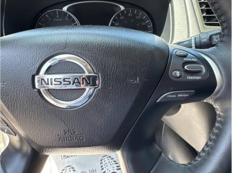 2020 Nissan Pathfinder SL