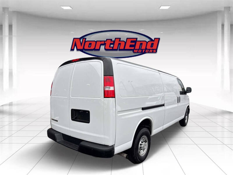 2023 Chevrolet Express 2500
