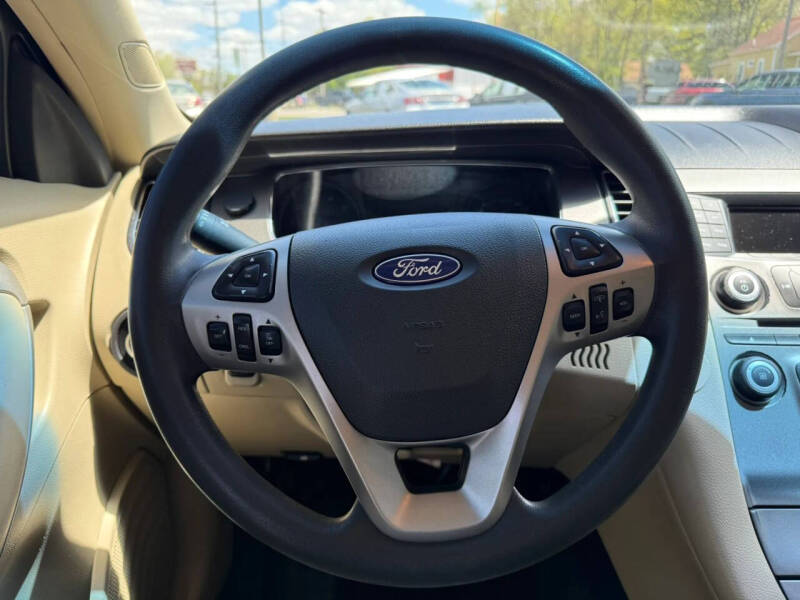 2018 Ford Taurus SE
