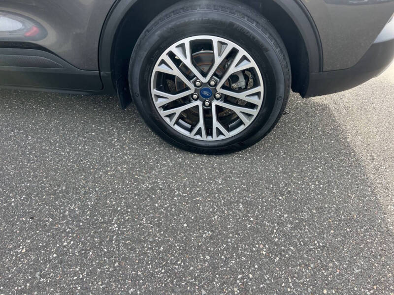 2020 Ford Escape SEL