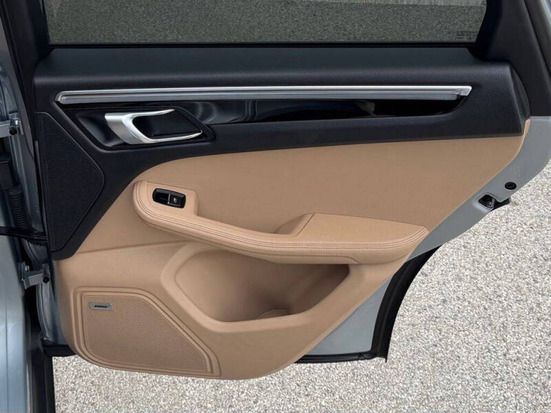 2022 Porsche Macan