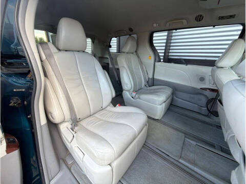 2011 Toyota Sienna