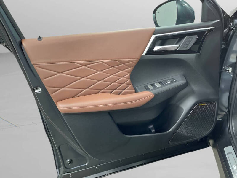 2026 Mitsubishi Outlander PHEV SEL