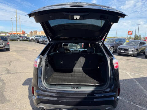 2020 Ford Edge Titanium