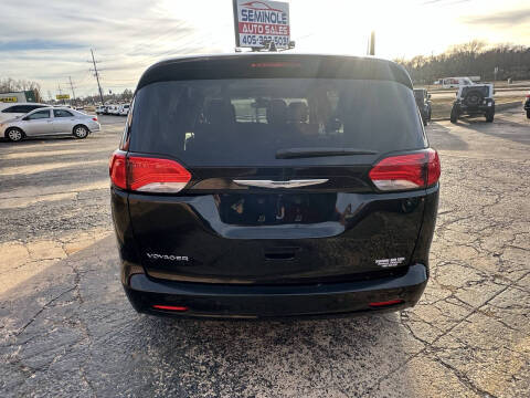 2021 Chrysler Voyager L