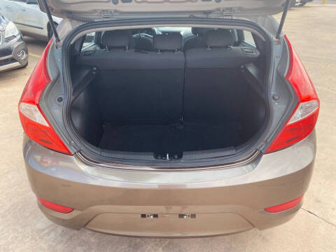 2012 Hyundai Accent SE