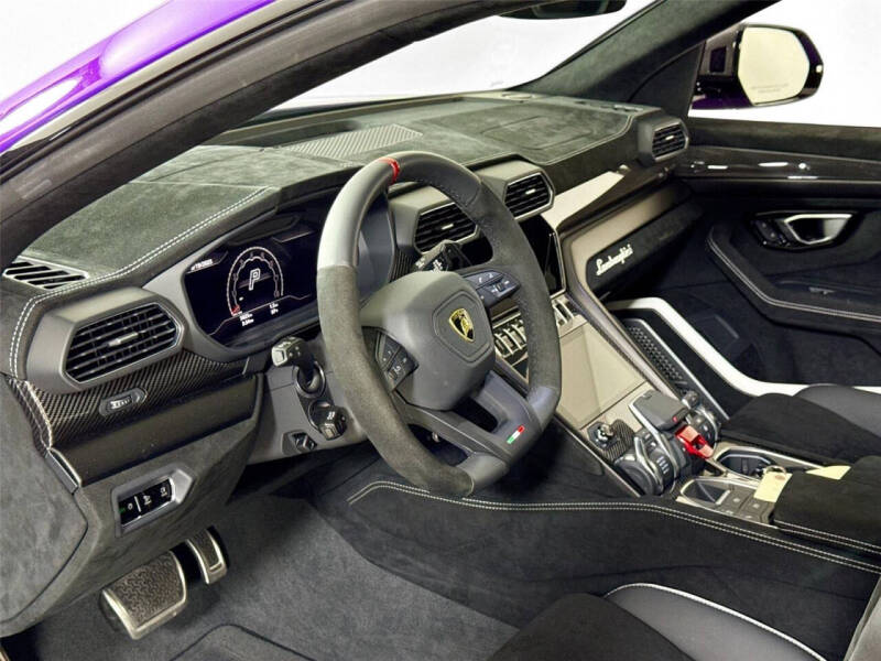 2024 Lamborghini Urus Performante