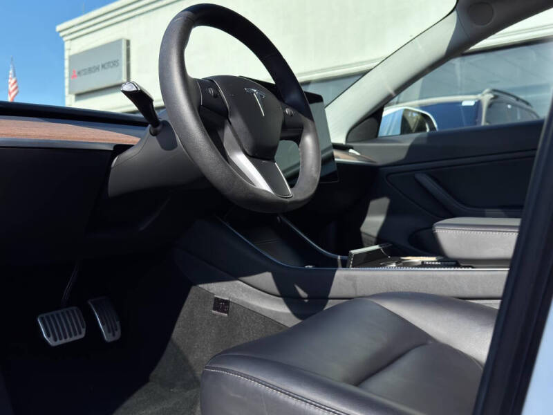 2019 Tesla Model 3 Mid Range