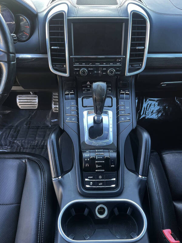 2011 Porsche Cayenne S