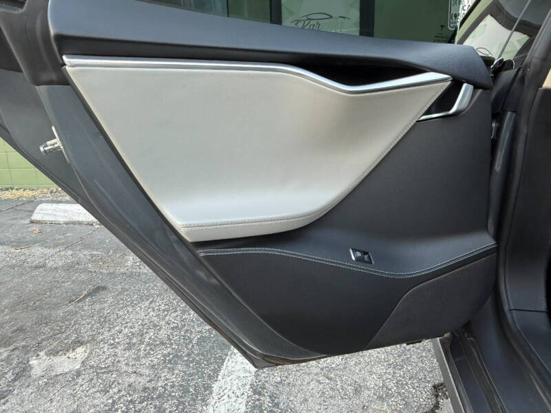 2014 Tesla Model S P85