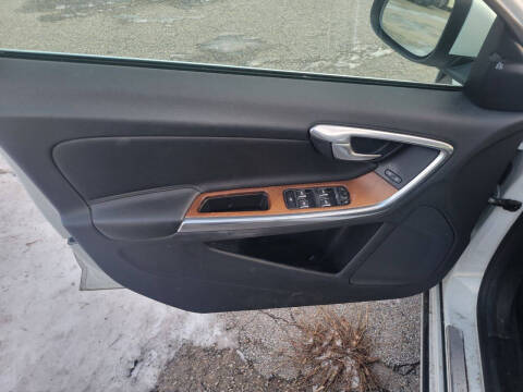 2016 Volvo S60 T5 Inscription Platinum