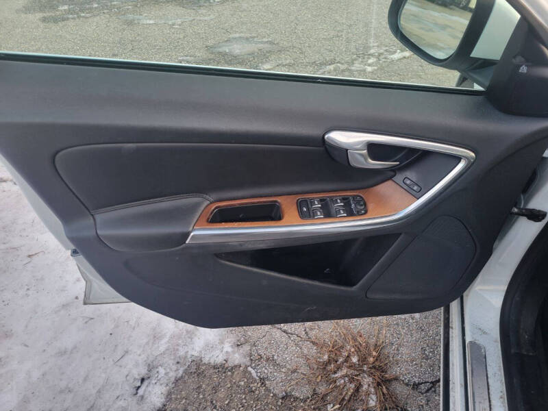 2016 Volvo S60 T5 Inscription Platinum