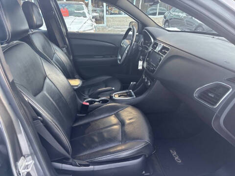 2012 Chrysler 200 Limited