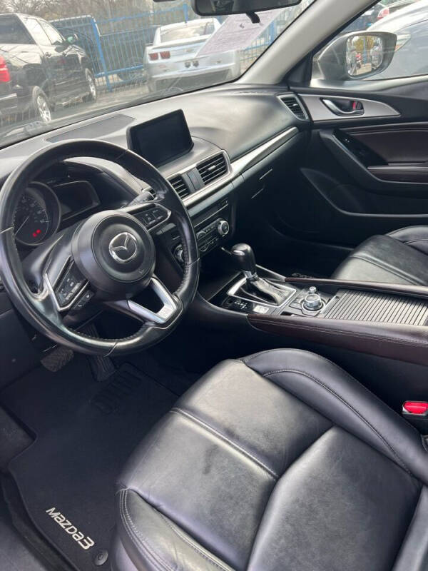 2018 Mazda MAZDA3 Touring