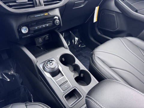 2026 Ford Escape Hybrid Platinum