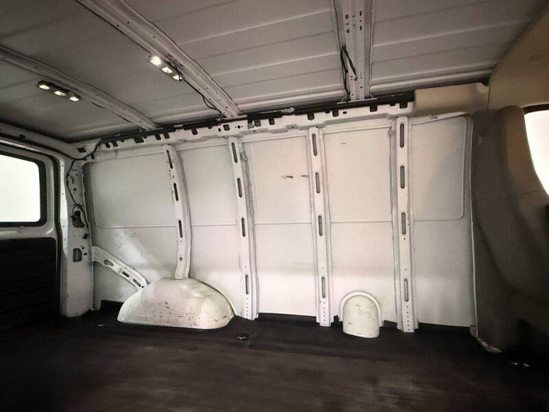 2017 GMC Savana 2500