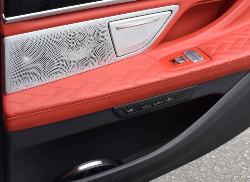 2022 BMW 7 Series M760i xDrive