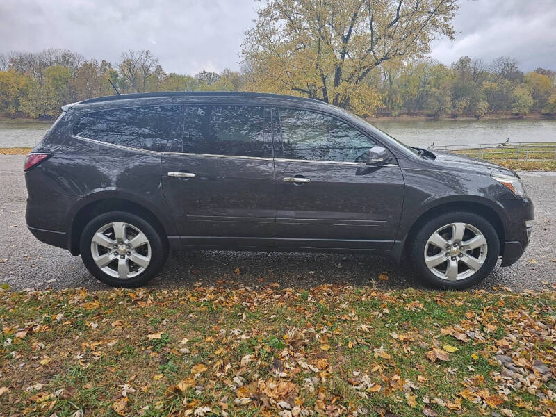 Used 2017 Chevrolet Traverse 1LT with VIN 1GNKRGKD6HJ132782 for sale in Terre Haute, IN