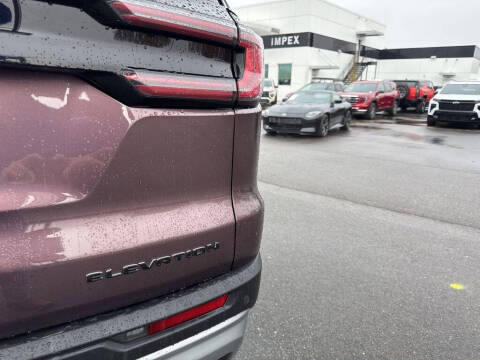 2025 GMC Acadia Elevation