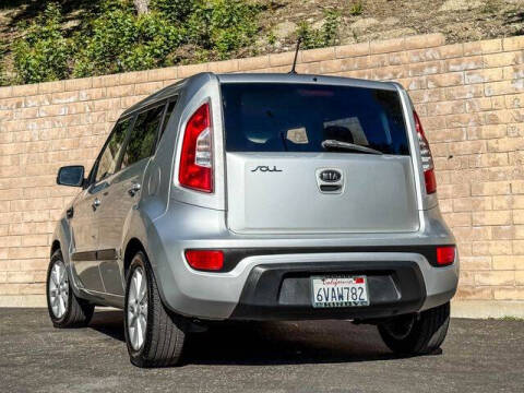 2012 Kia Soul +
