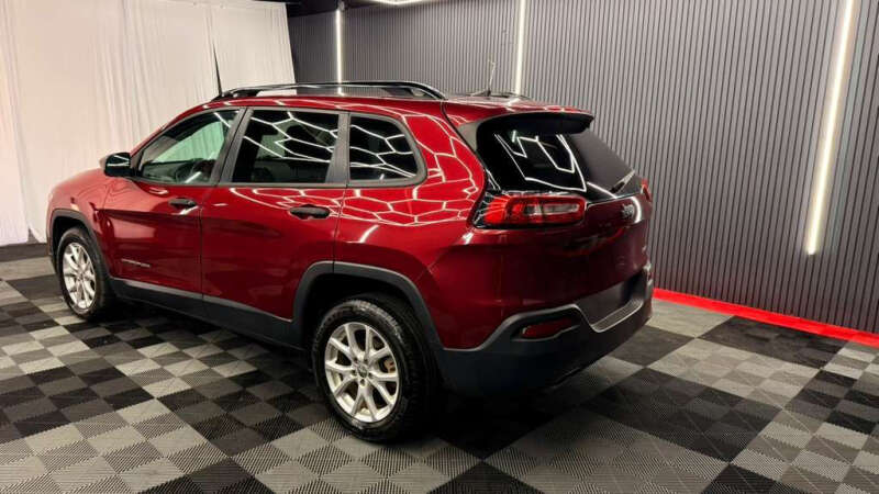 2017 Jeep Cherokee Sport