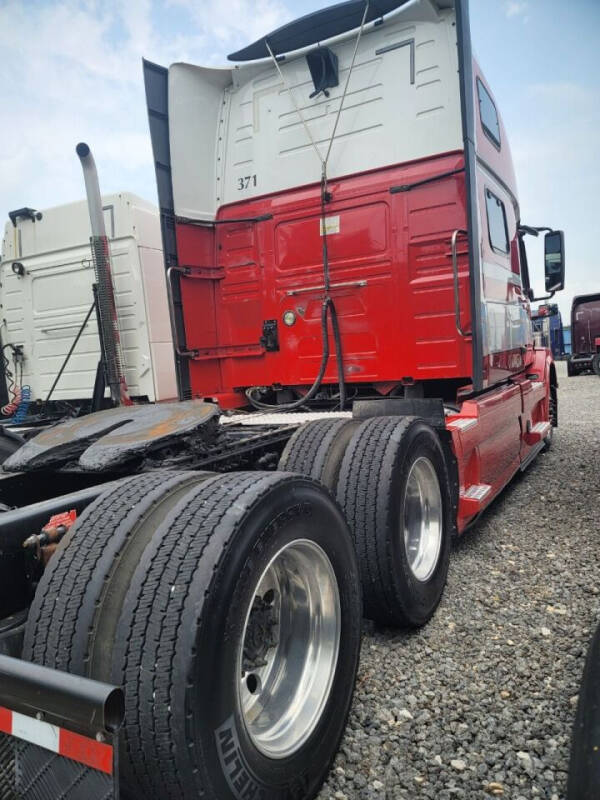2017 Volvo VNL 780