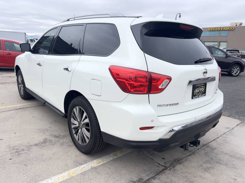 2019 Nissan Pathfinder SL