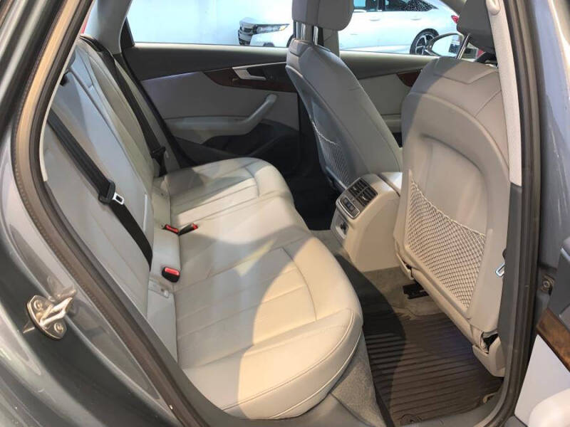 2019 Audi A4 quattro Premium 45 TFSI